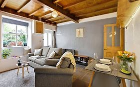 Waterview Cottage - A Peaceful Riverside Location